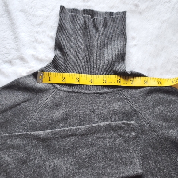 INC international concepts grey long sweater turtleneck Size M Petite - Picture 4 of 6